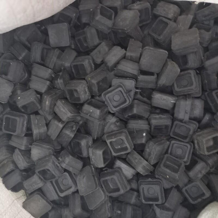 درپوش پلاستیکی 2.5 در 2.5 سانتی مترمناسب برای چهار پایه و میز و صندلی بسته 50 عددی