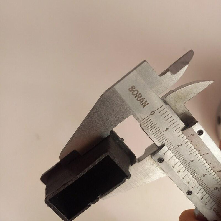درپوش پلاستیکی سایز 4 در 2 سانتی متر بسته 50 عددی مناسب نیمکت صندلی و آهن آلات
