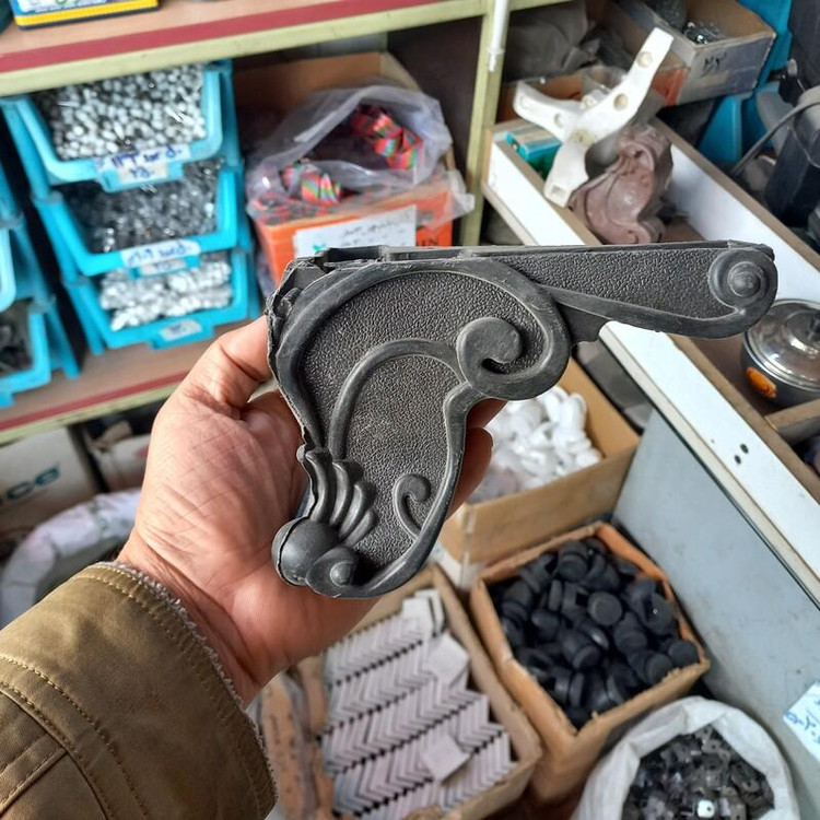 پایه مبل کله قوچی رنگ مشکی مناسب مبل میز تخت جاکفشی بسته 4 عددی از چنس پلاستیک