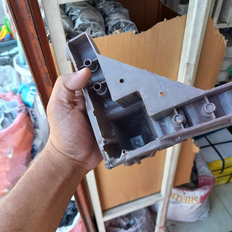 پایه مبل کله قوچی رنگ قوه ای بسته 8 عددی از جنس پلاستیک
