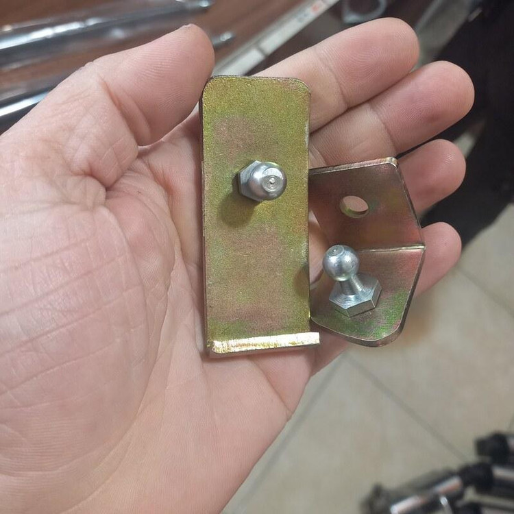 یراق جک خودروی پرشیا و 405 مناسب برای اتصال جک گازی درب موتور خودروی پژو و پژو پارس