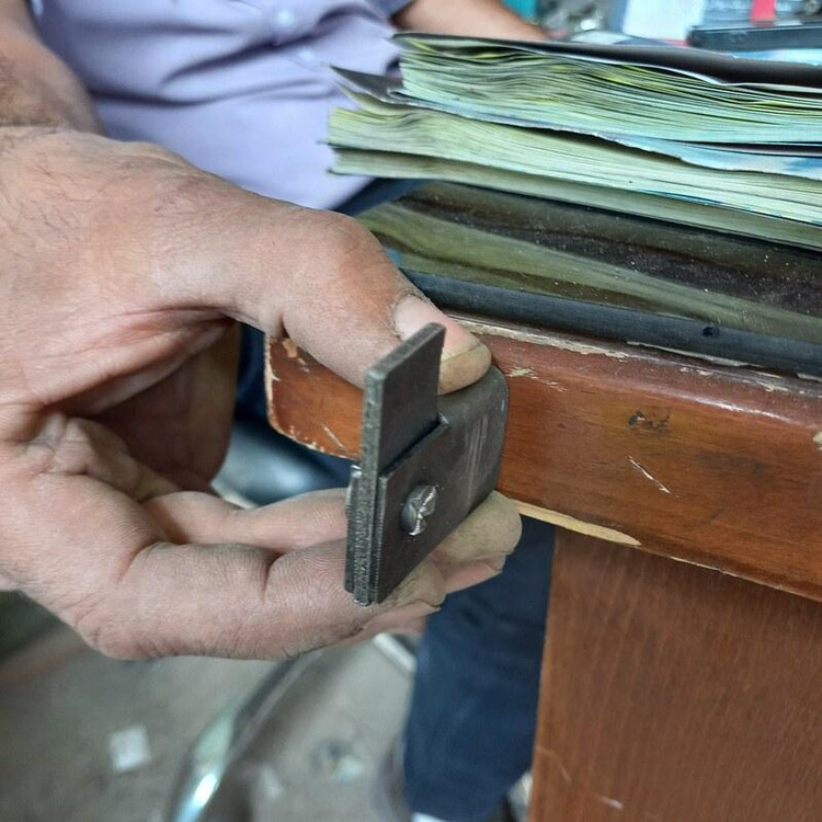 میله صندلی دانش آموز بازودار با بسته ده عددی مناسب اتصال بازوی صندلی مدل ال شکل