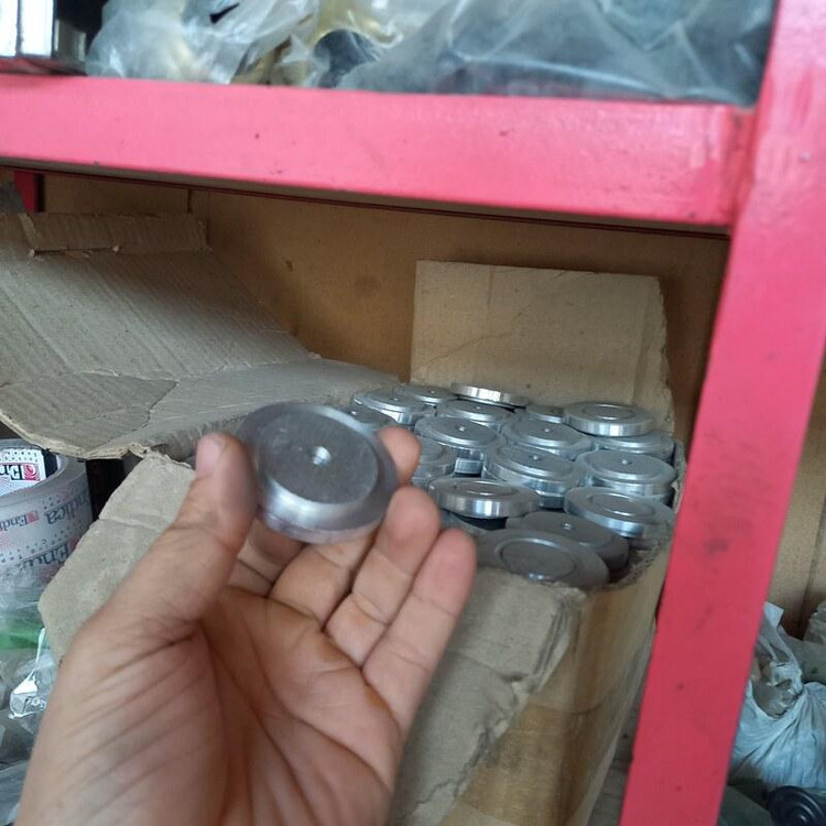 فلاج آلومینیومی میز شیشه ای سایز 40 میلی متر بسته 30 عددی از جنس آلومینیوم