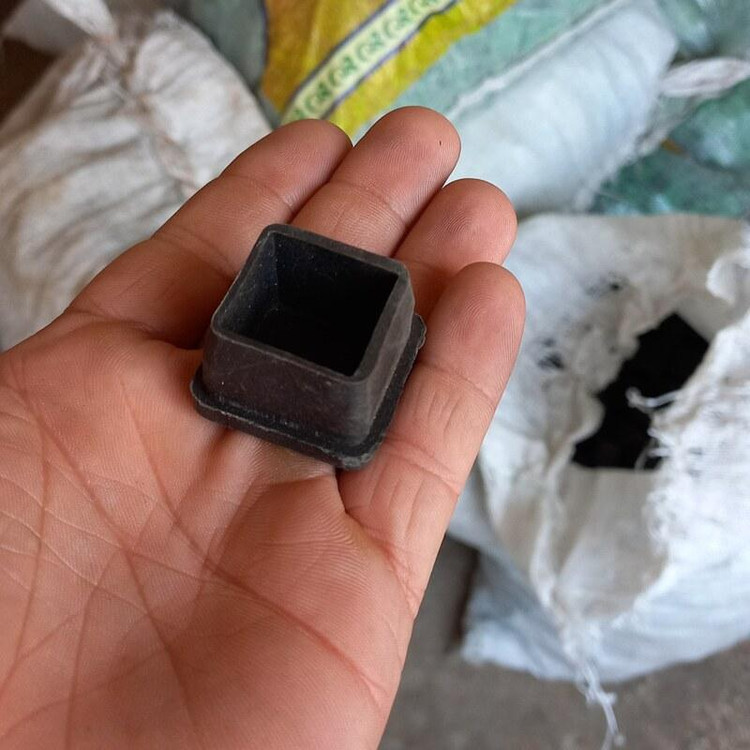 درپوش پلاستیک سایز 3در3 سانتیمتر بسته 50 عددی مناسب لوله های پروفیل تختخواب نیمکت و صندلی