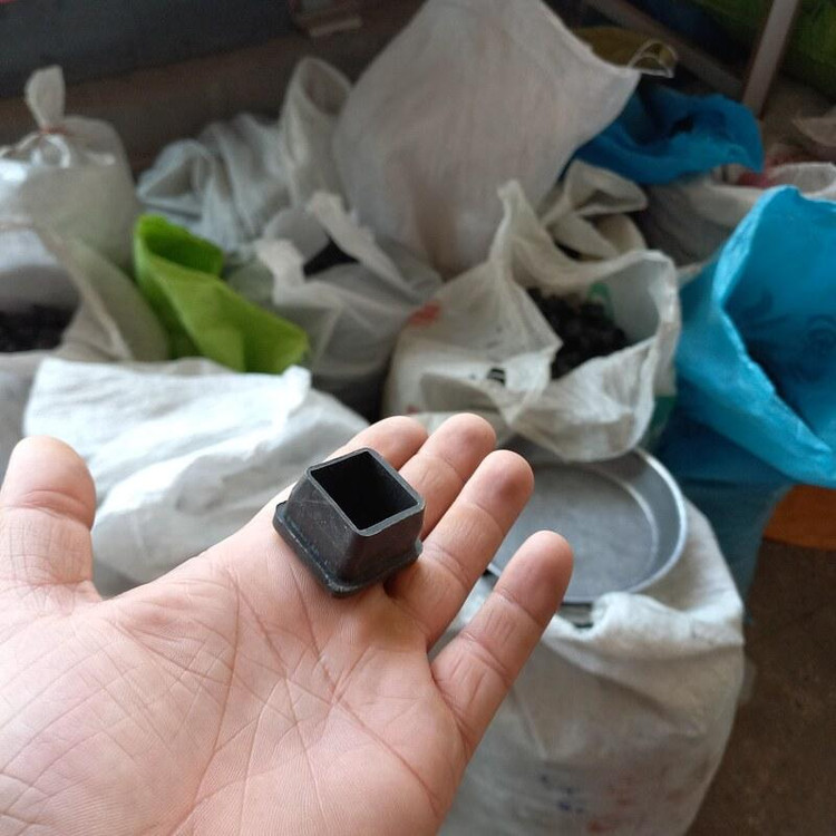 درپوش پلاستیک سایز 3در3 سانتیمتر بسته 50 عددی مناسب لوله های پروفیل تختخواب نیمکت و صندلی