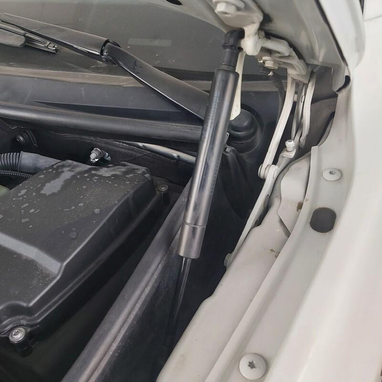 جک کاپوت بی ام و سری ایکس یا bmw سری X اصل و اورجینال ترکیه بسته تک عددی(باید دو عدد سفارش دهید)